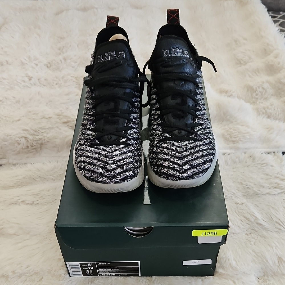 LEBRON XV1  Black and White Men's Sneakers, USED ONLY ON THE COURT